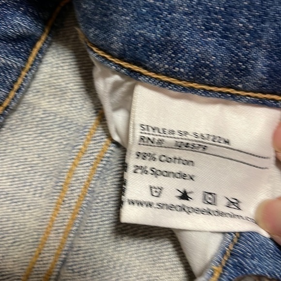 SNEAK Peek Women’s Bermuda shorts medium wash distressed size Small - Picture 4 of 5